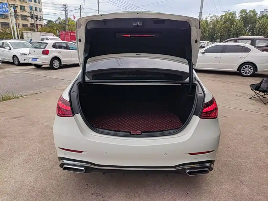 Mercedes-Benz C-Class — миниатюра 19