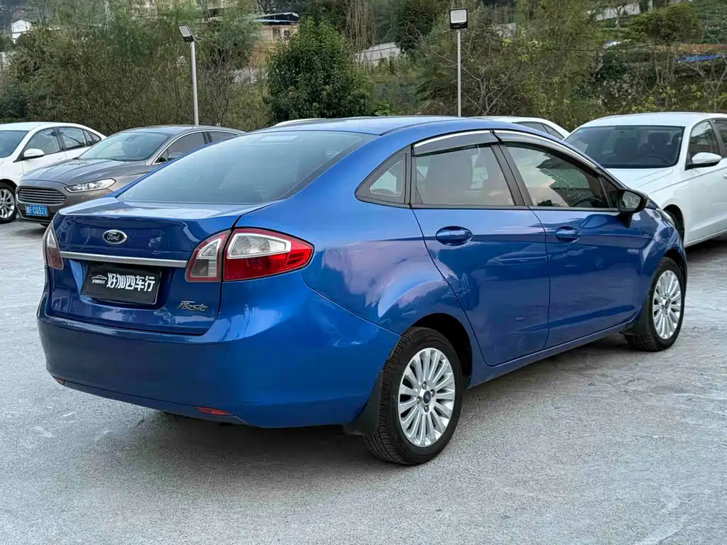 Ford Fiesta — миниатюра 7