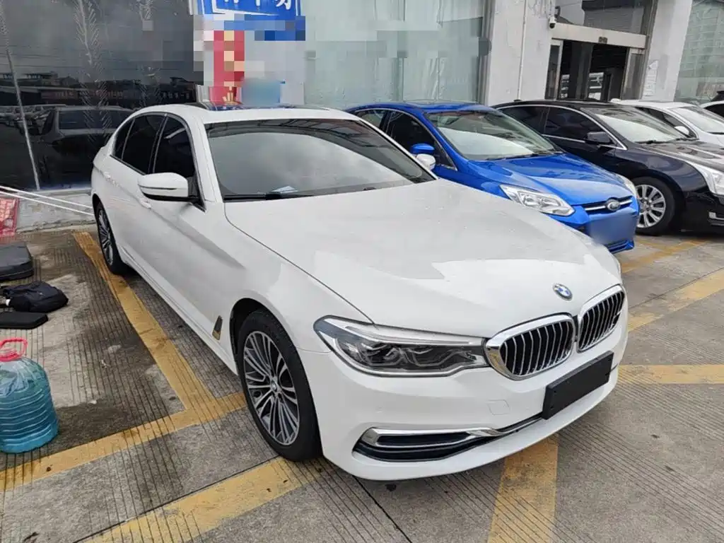 BMW 5 Series — миниатюра 4