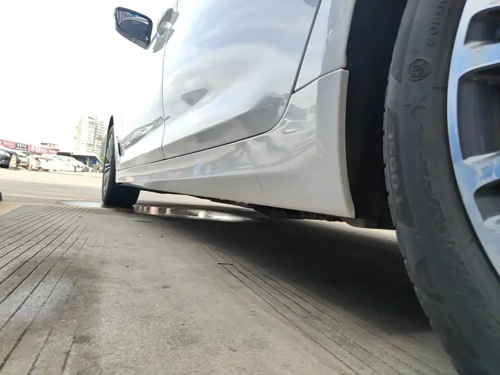 BMW 5 Series — миниатюра 22