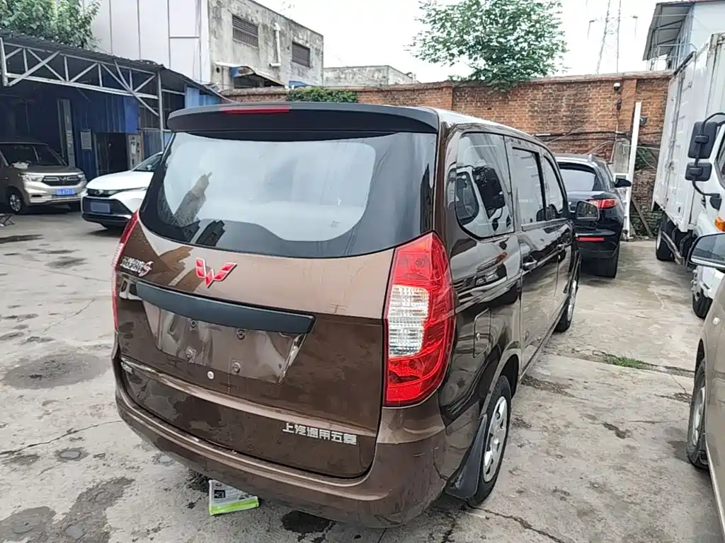 Wuling Hongguang — миниатюра 7