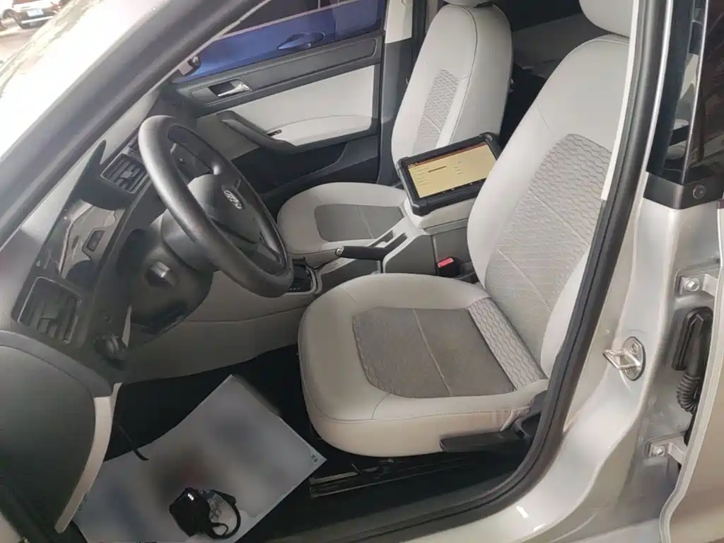 Skoda Rapid — миниатюра 15