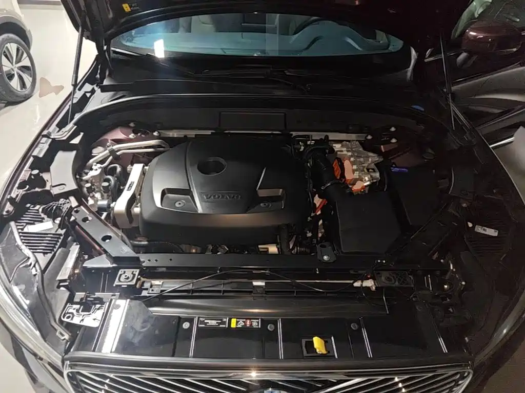 Volvo XC60 PHEV — миниатюра 20
