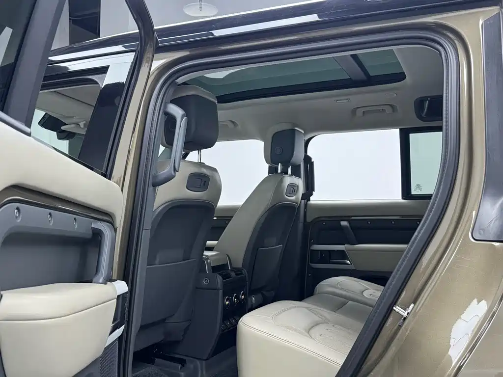 Land Rover Defender — миниатюра 5