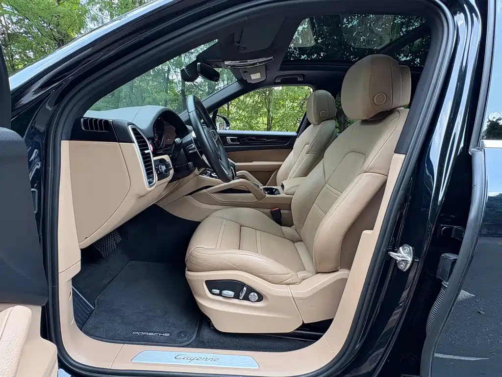 Porsche Cayenne — миниатюра 8