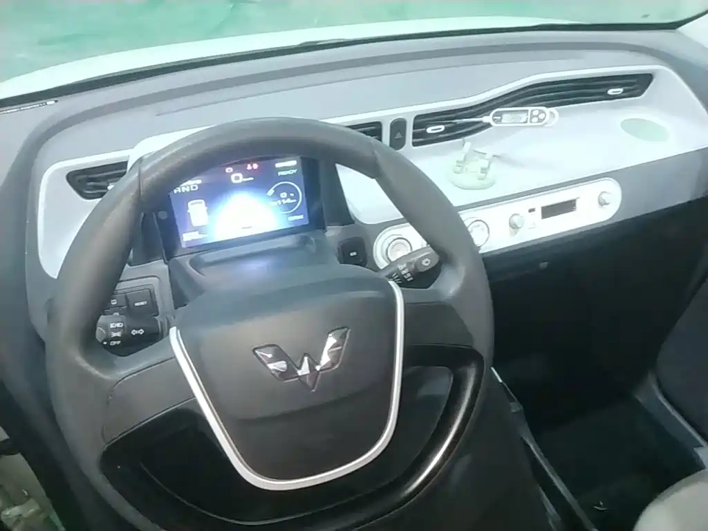 Wuling MINIEV — миниатюра 10