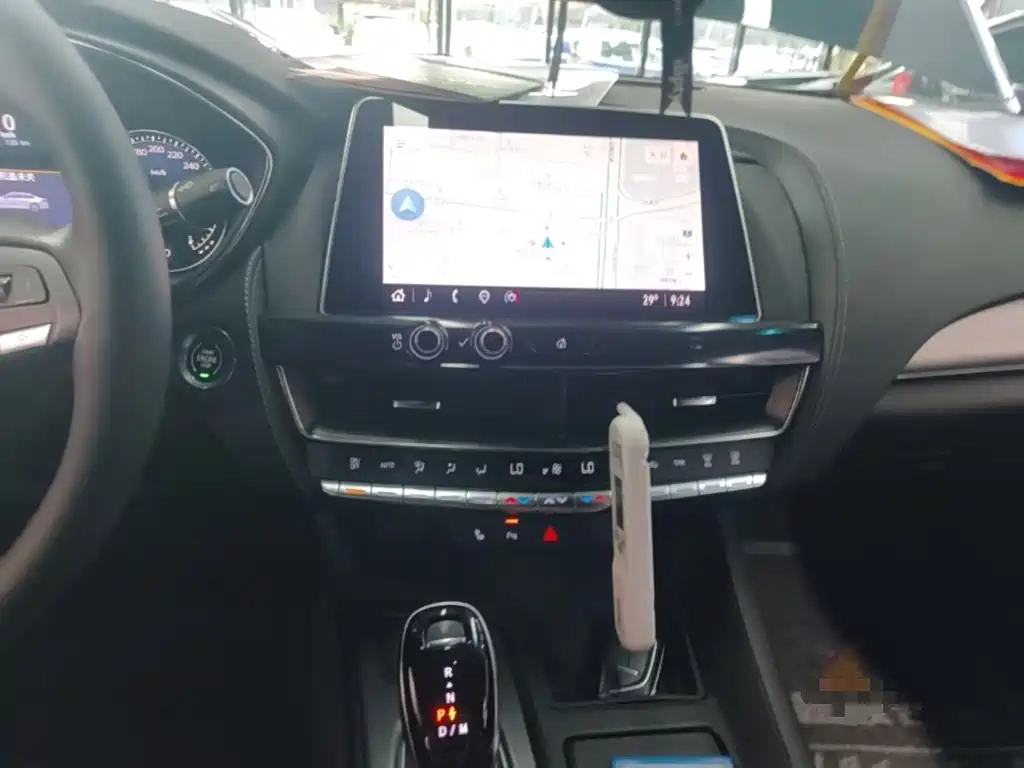 Cadillac CT5 — миниатюра 12