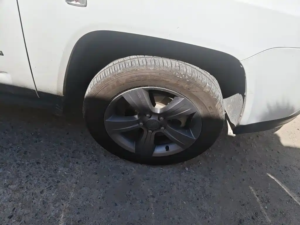 Jeep Compass (Import) — миниатюра 24
