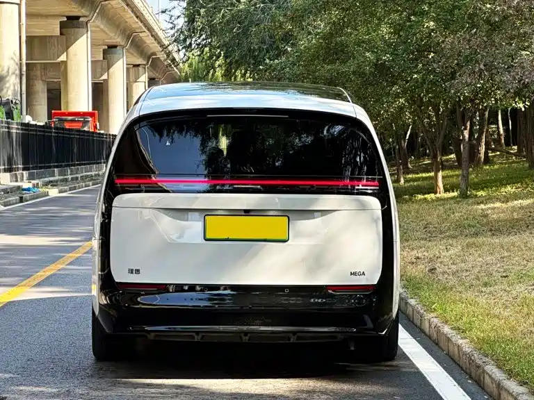 Li Auto Li MEGA — миниатюра 4