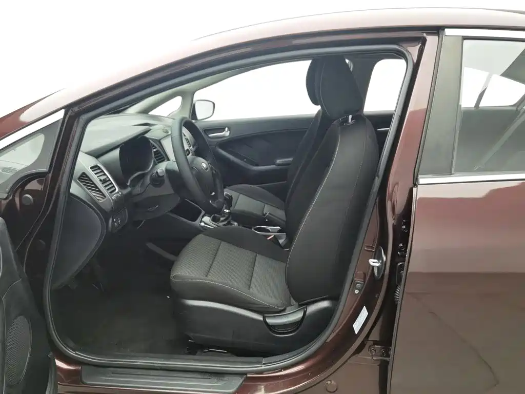 Kia K3 — миниатюра 10