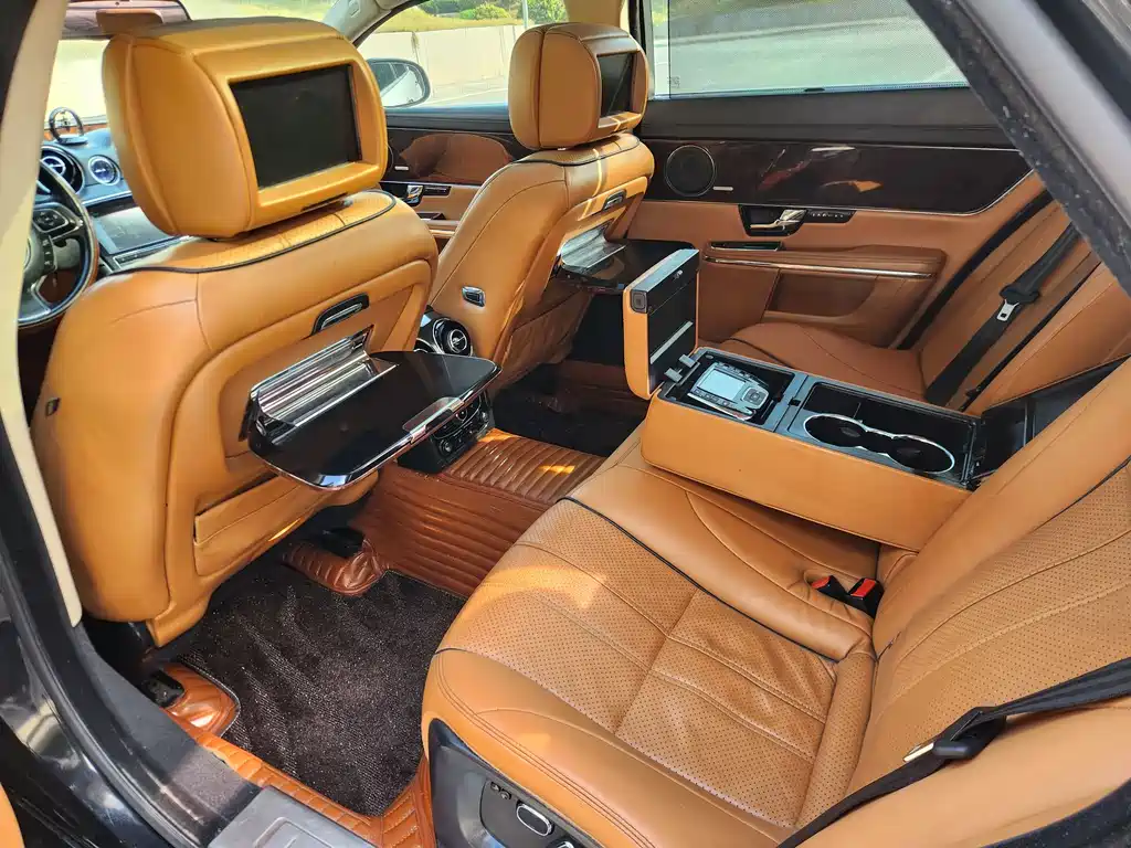 Jaguar XJ — миниатюра 18