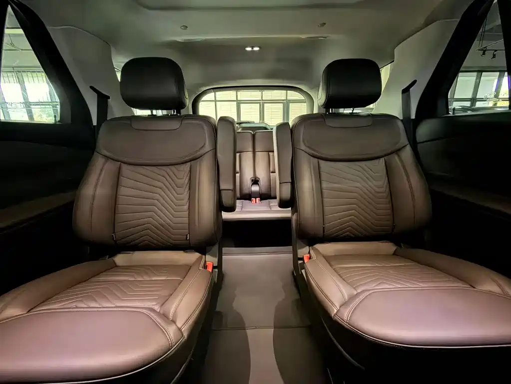 Ford Explorer — миниатюра 15