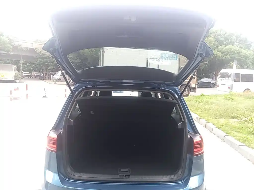 Volkswagen Golf Sportsvan — миниатюра 19