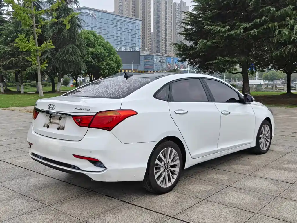 Hyundai Mistra — миниатюра 7