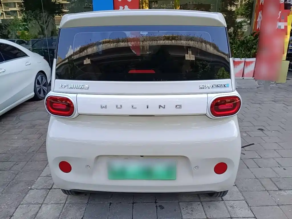 Wuling MINIEV — миниатюра 6