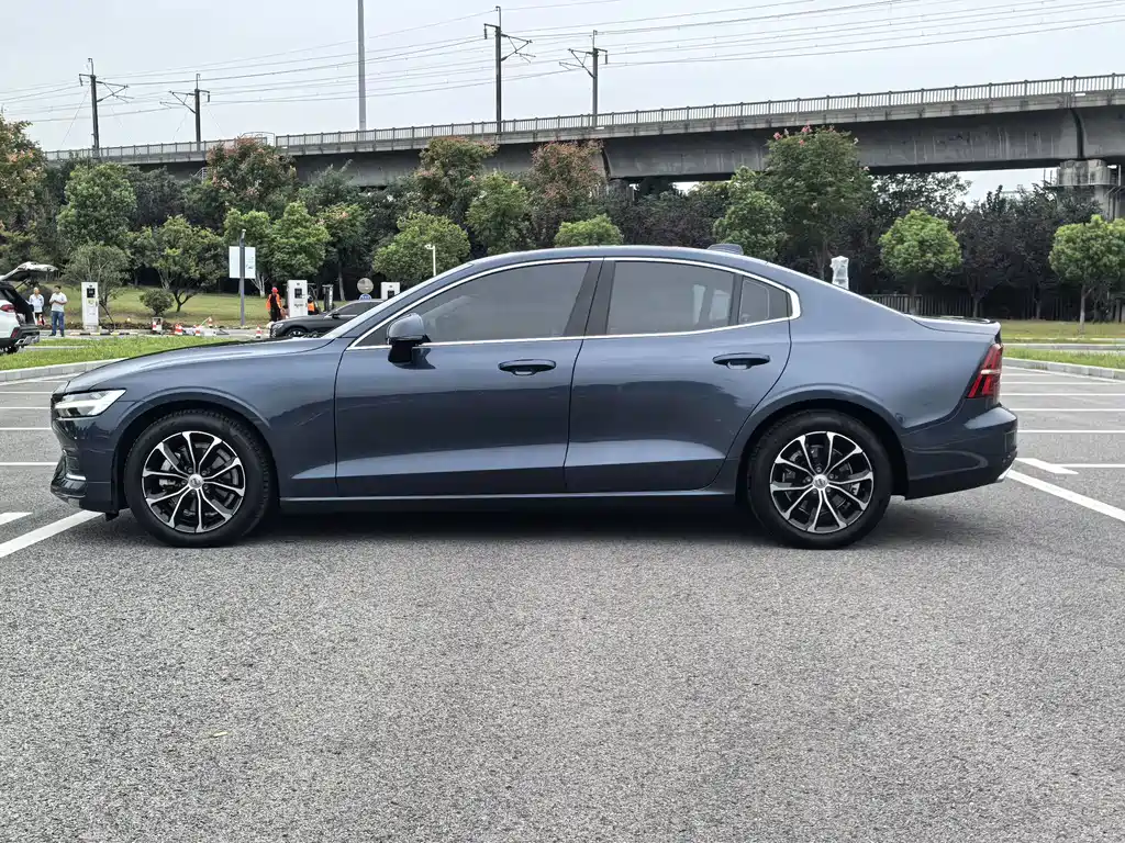 Volvo S60 — миниатюра 3
