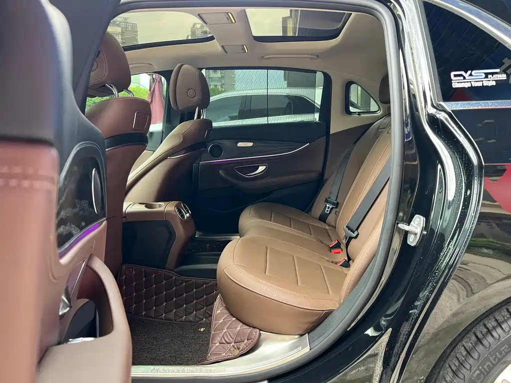 Mercedes-Benz E-Class — миниатюра 32