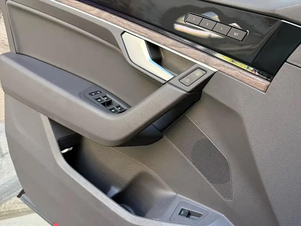Volkswagen Touareg — миниатюра 6