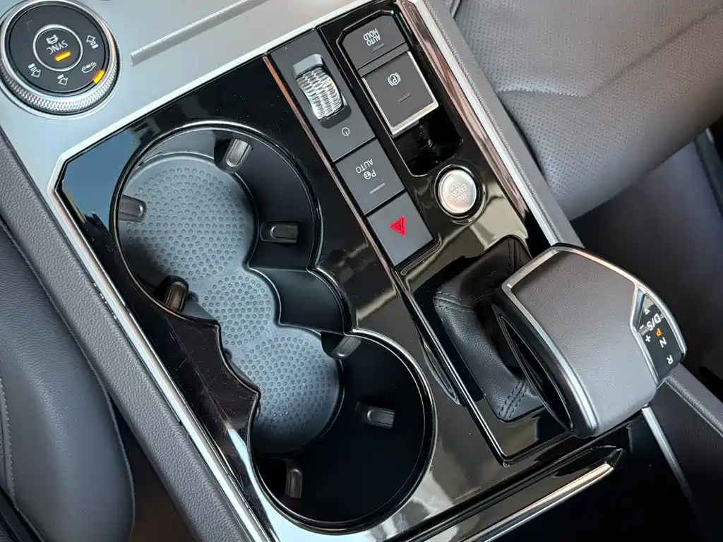 Volkswagen Touareg — миниатюра 5