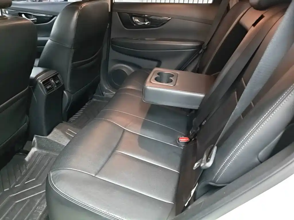 Nissan X-Trail — миниатюра 17