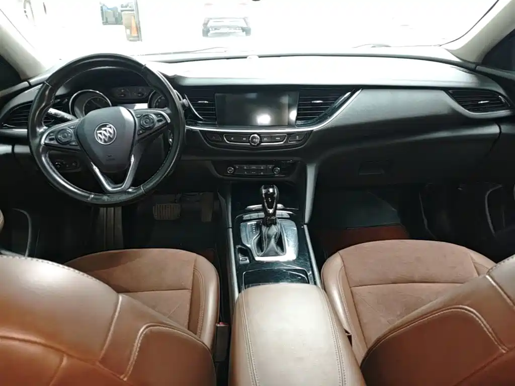 Buick Regal — миниатюра 10
