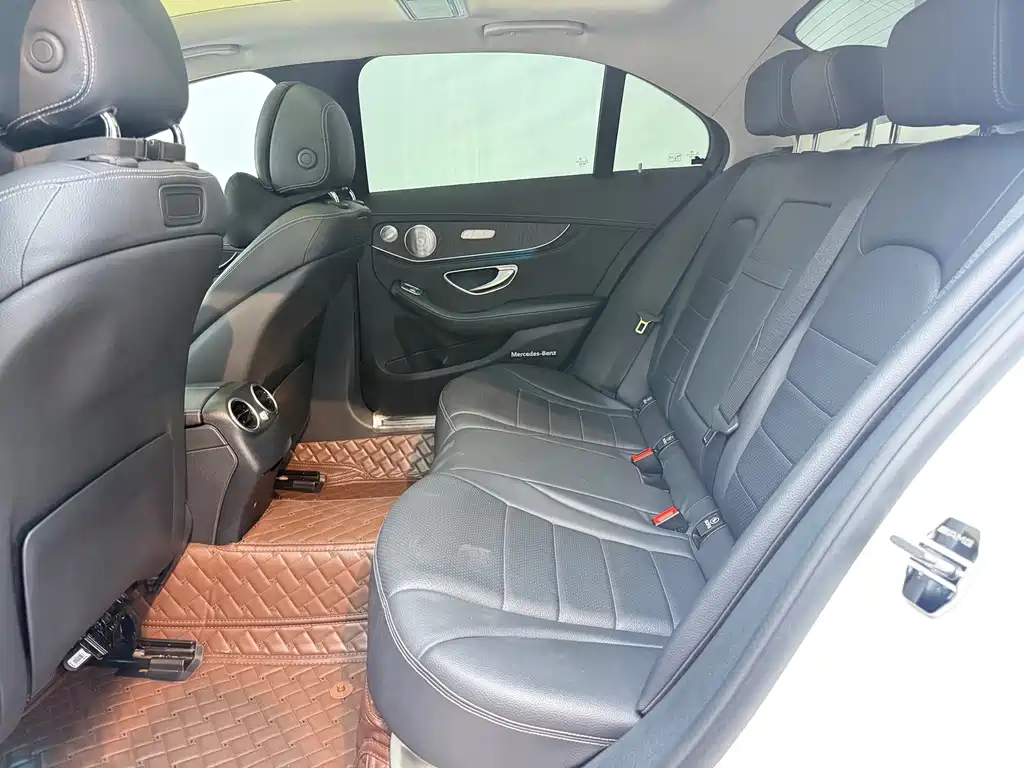 Mercedes-Benz C-Class — миниатюра 10