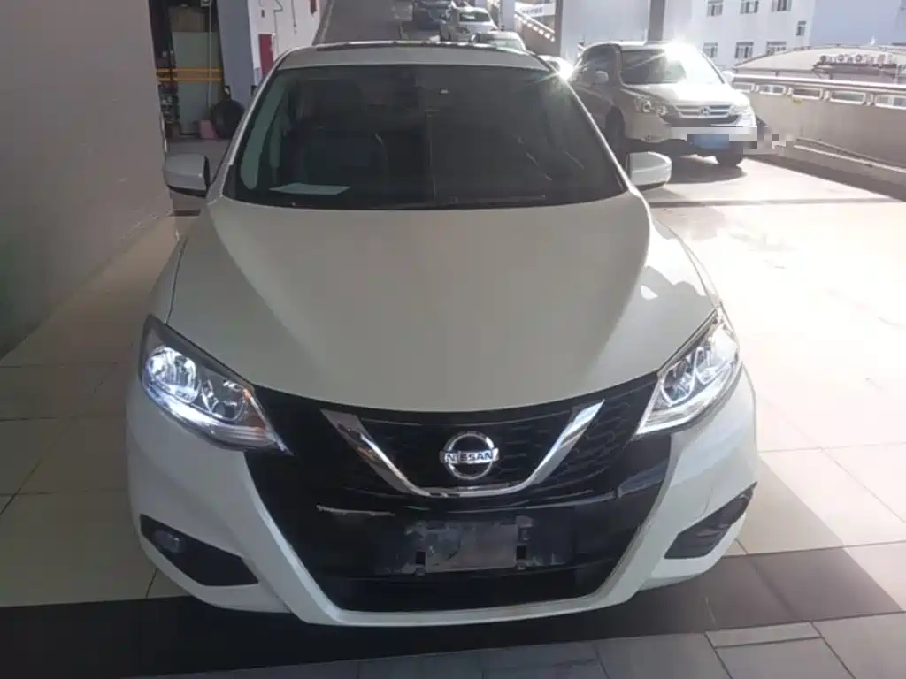 Nissan Tiida — миниатюра 3