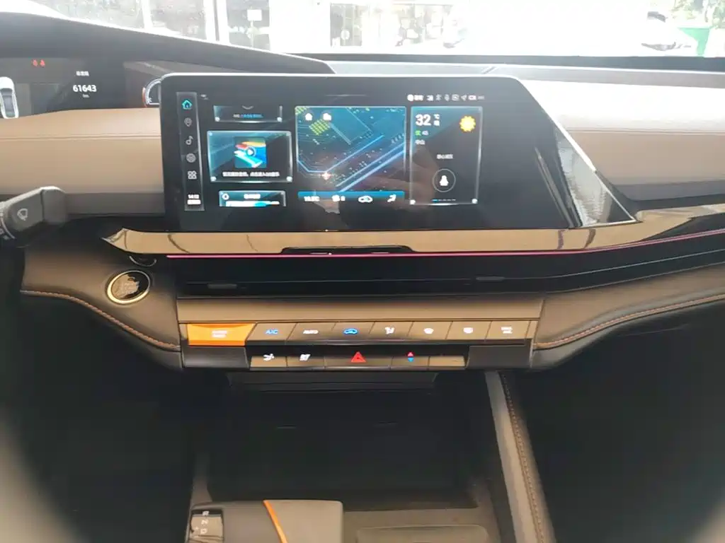 Changan UNI-V — миниатюра 13