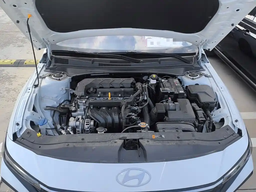 Hyundai Elantra — миниатюра 20