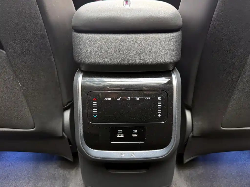Hongqi Hongqi HS7 — миниатюра 16