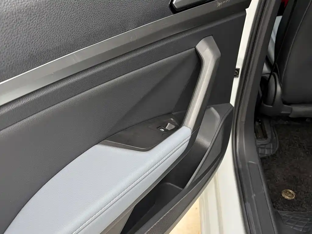 Volkswagen Lavida — миниатюра 13
