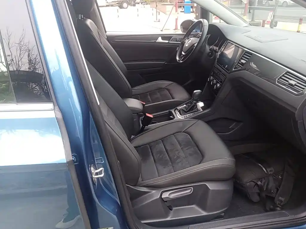 Volkswagen Golf Sportsvan — миниатюра 25