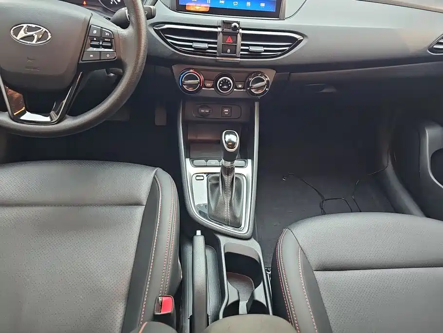 Hyundai Elantra — миниатюра 16