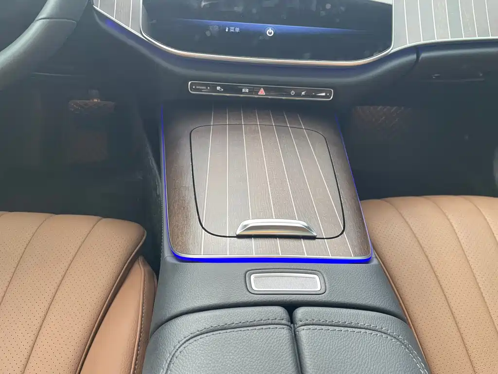Mercedes-Benz E-Class — миниатюра 12