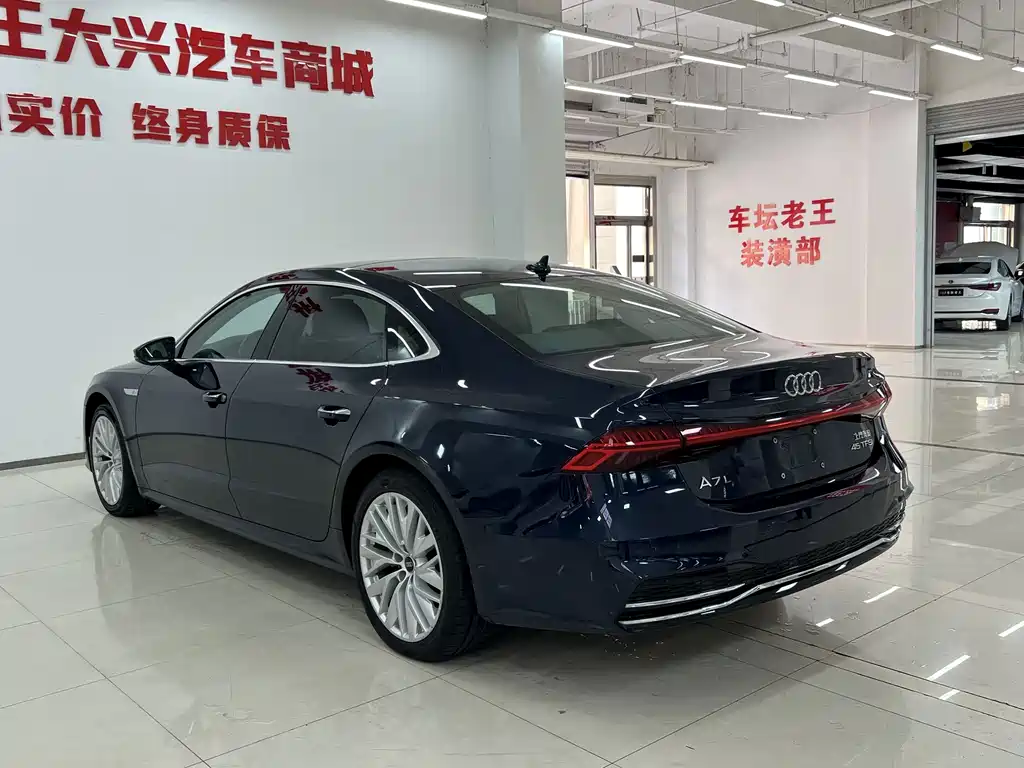 Audi A7L — миниатюра 12