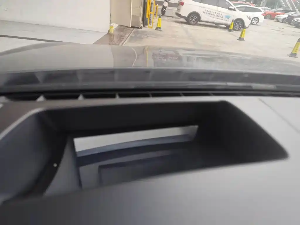 Porsche Cayenne — миниатюра 7