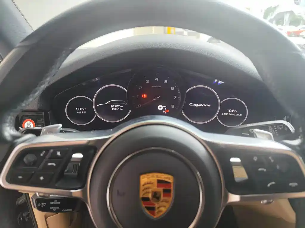 Porsche Cayenne — миниатюра 6