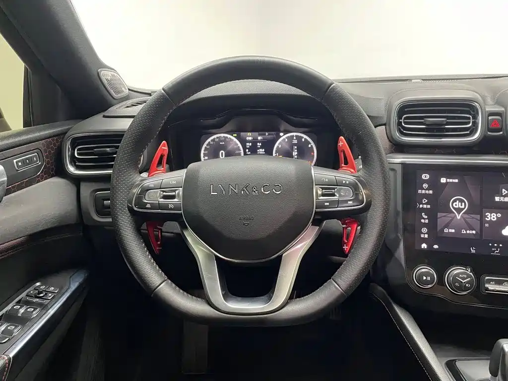 Lynk & Co 03 — миниатюра 13