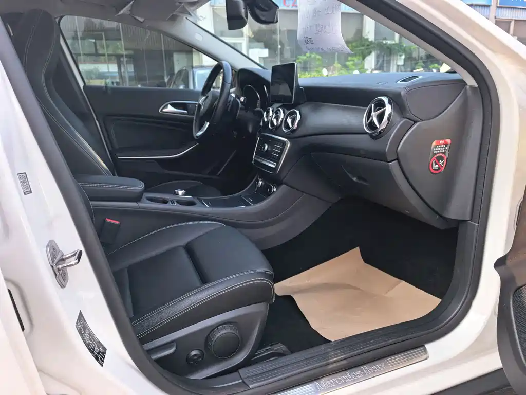 Mercedes-Benz GLA — миниатюра 10