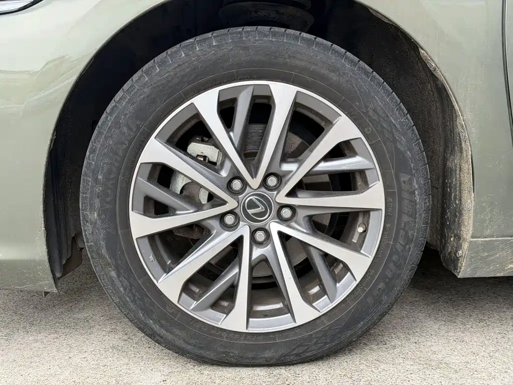 Lexus ES — миниатюра 5