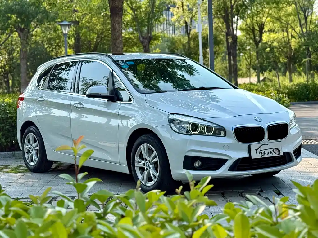 BMW 2 Series Active Tourer — миниатюра 2