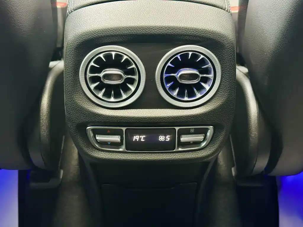 Mercedes-Benz G-Class — миниатюра 13