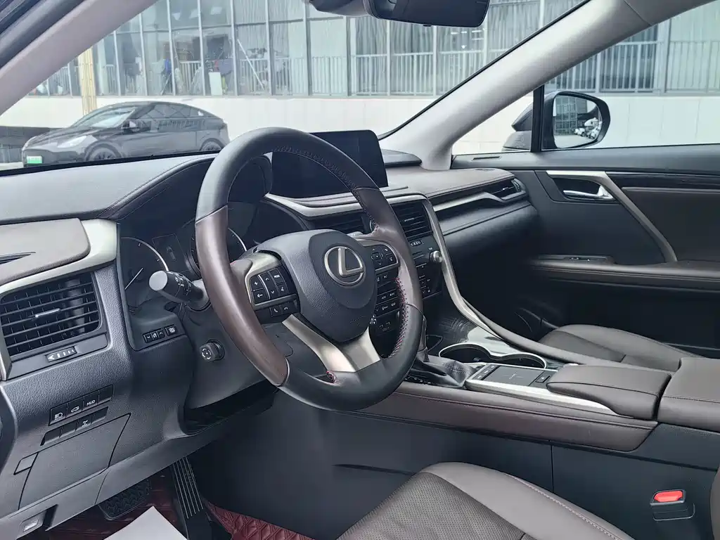 Lexus RX — миниатюра 4
