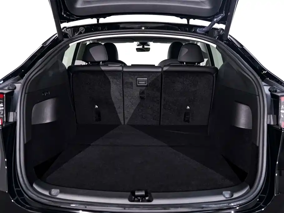 Tesla Model Y — миниатюра 32