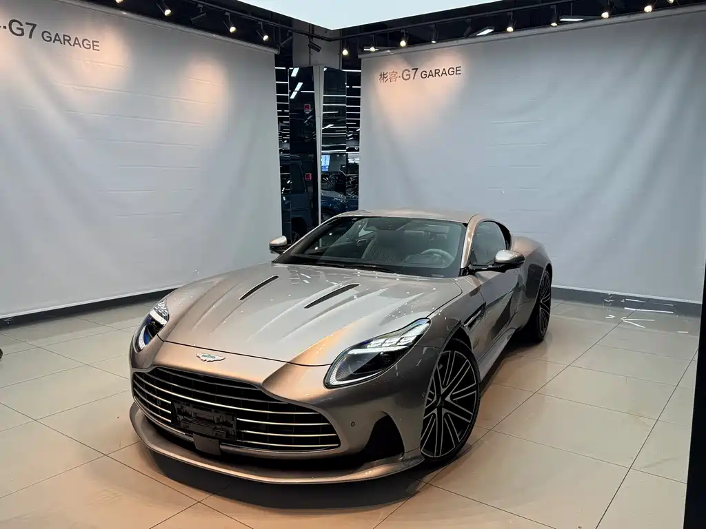 Купить Aston Martin DB12