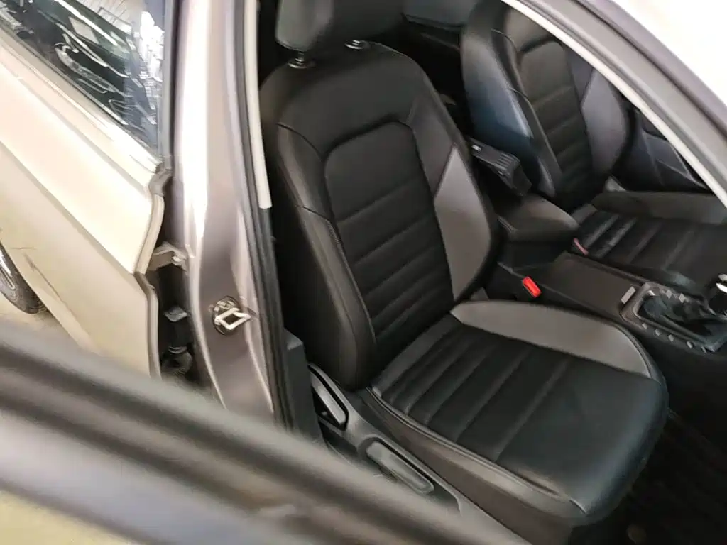 Volkswagen Sagitar — миниатюра 25
