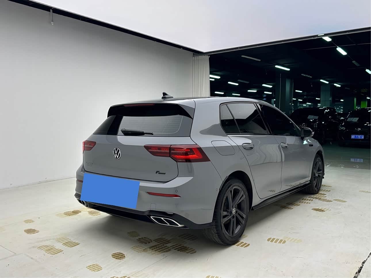 Volkswagen Golf 1.4 л 2023 г. Серебристо-серый, пробег 27000 км