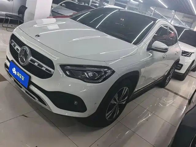 MERCEDES BENZ GLA