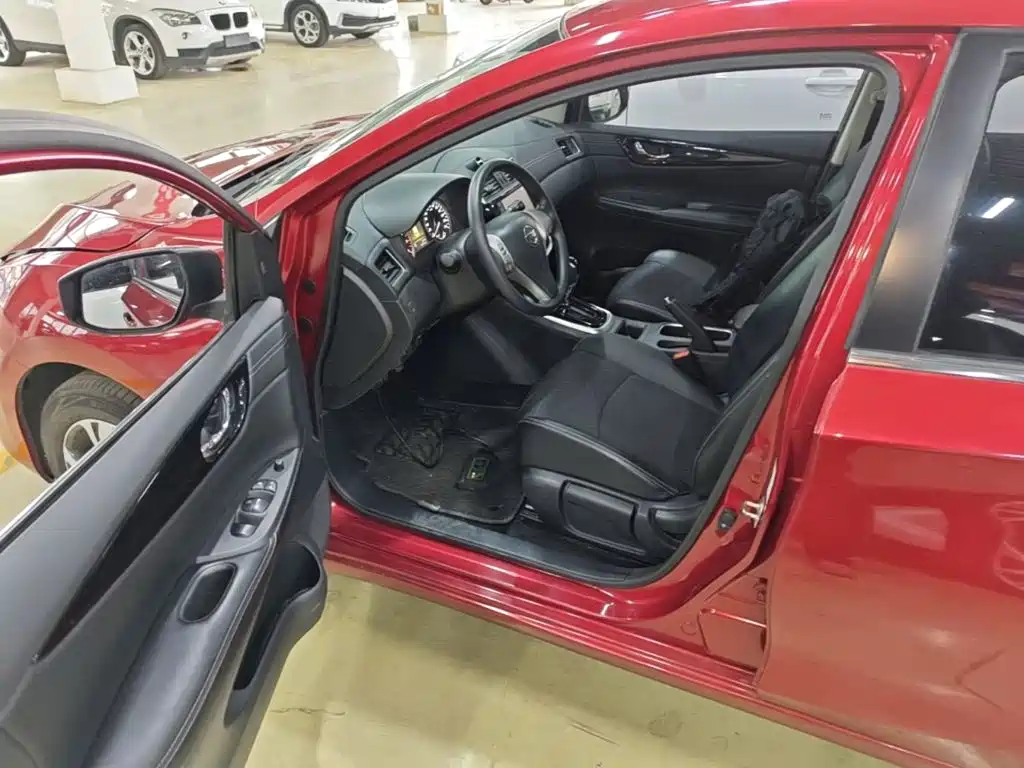 Nissan Tiida — миниатюра 16