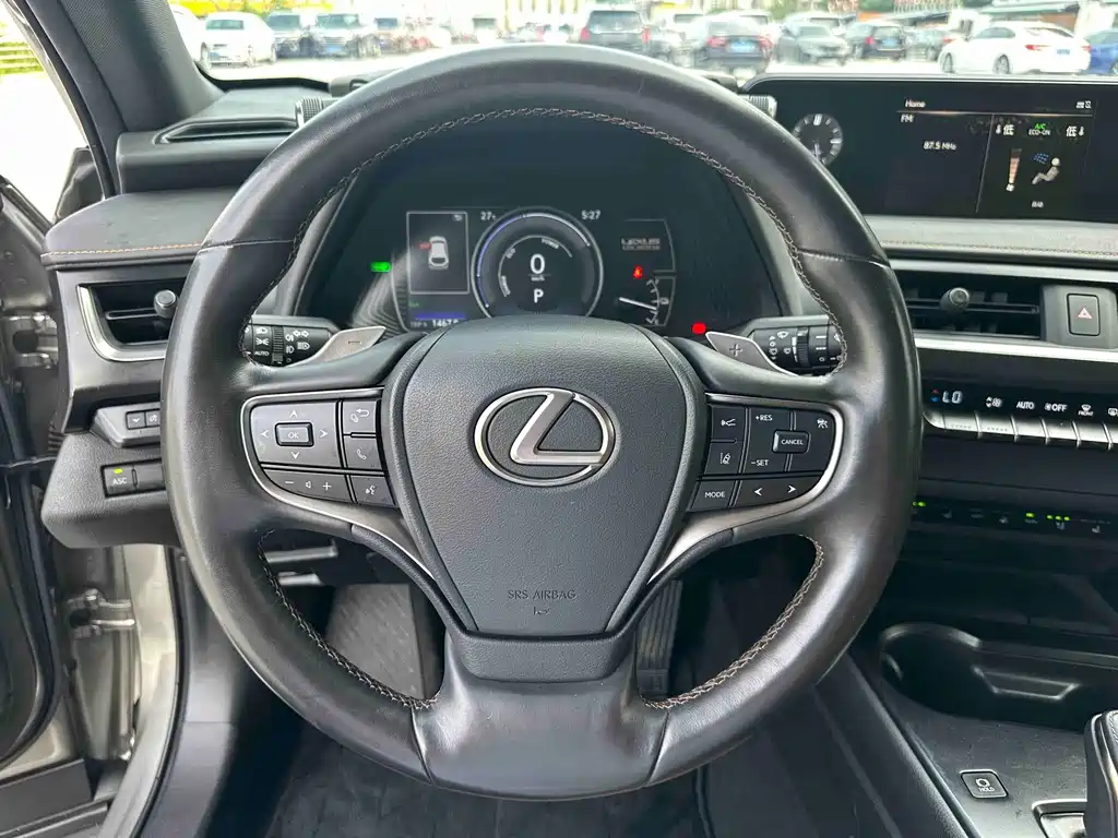 Lexus UX New Energy — миниатюра 14